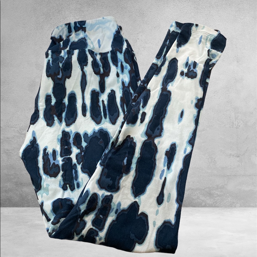 Women’s One Size Lula Roe leggings!